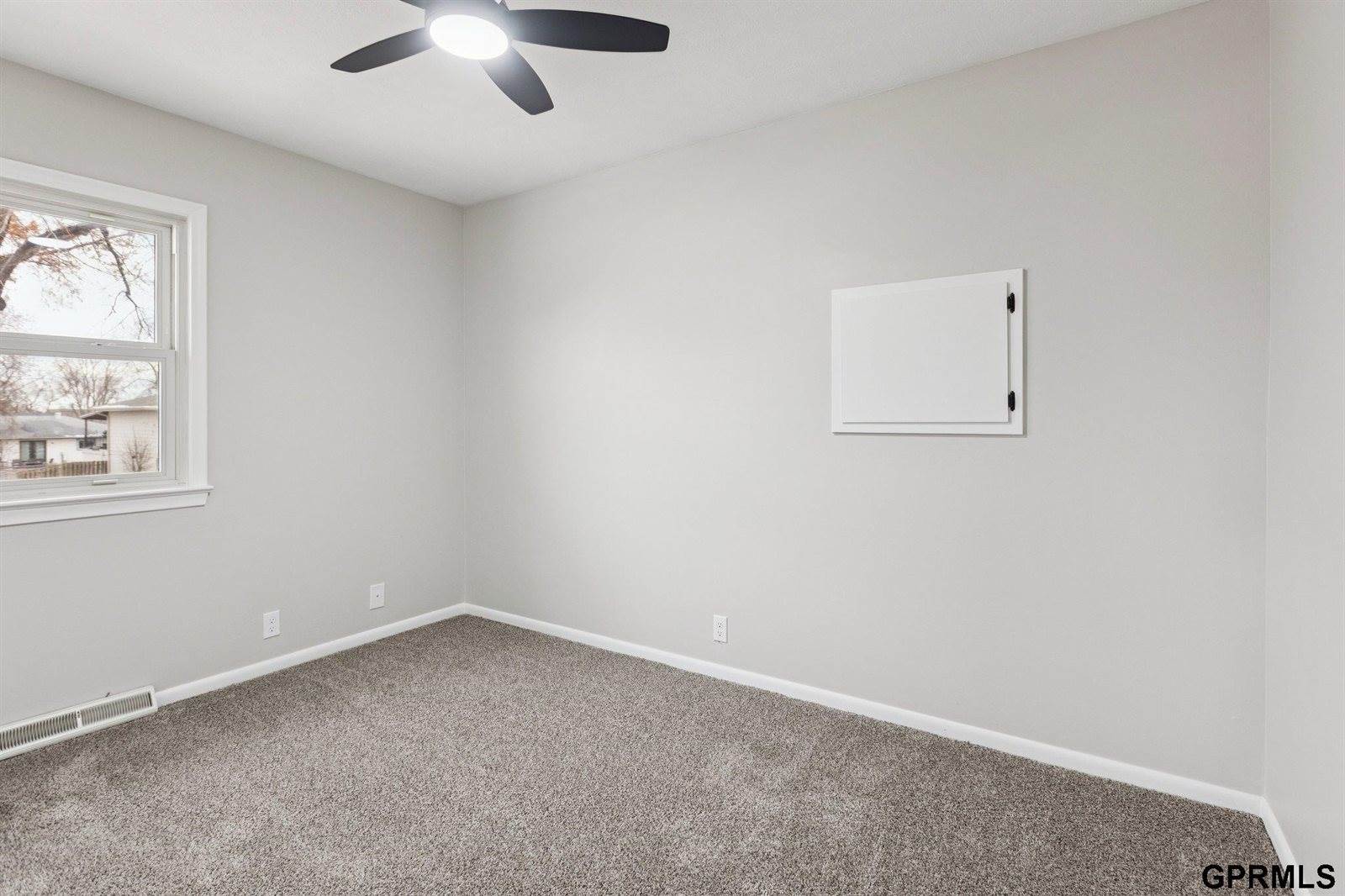 5330 South 105Th Street, Omaha, NE 68127