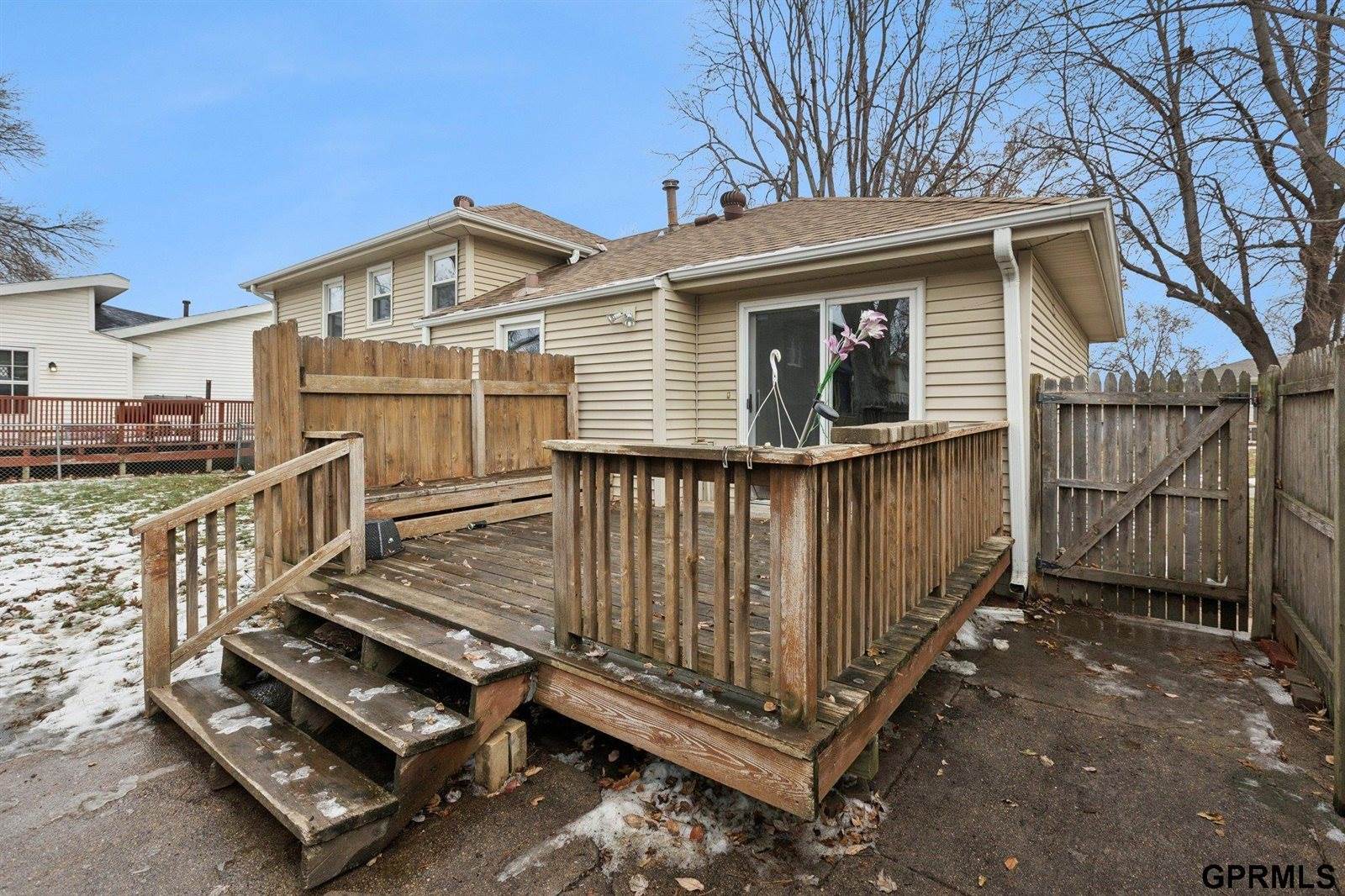 5330 South 105Th Street, Omaha, NE 68127