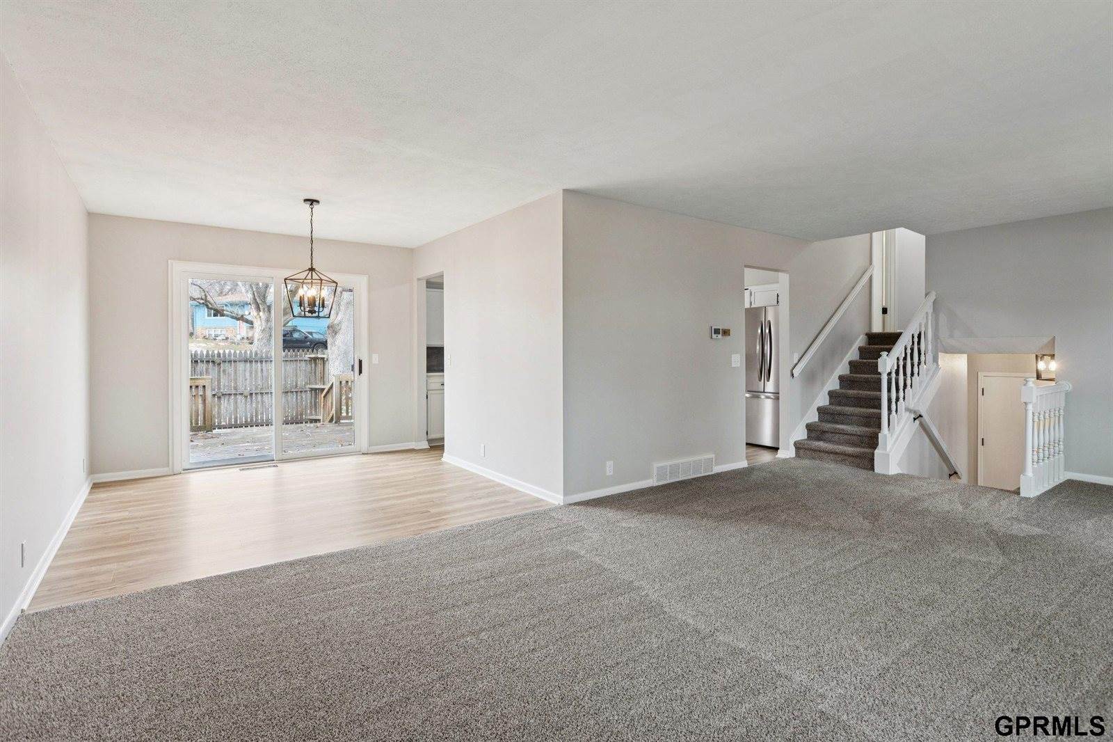 5330 South 105Th Street, Omaha, NE 68127