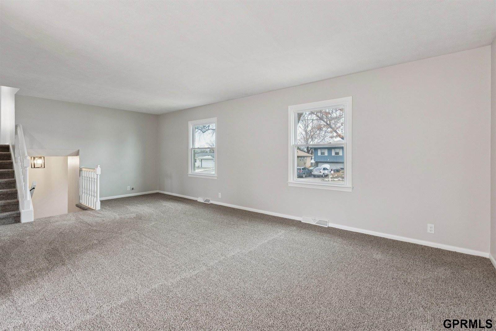 5330 South 105Th Street, Omaha, NE 68127