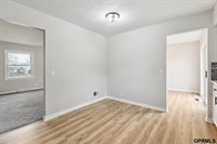 5330 South 105Th Street, Omaha, NE 68127