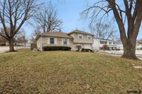 5330 South 105Th Street, Omaha, NE 68127