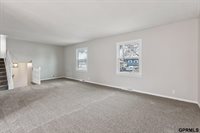 5330 South 105Th Street, Omaha, NE 68127