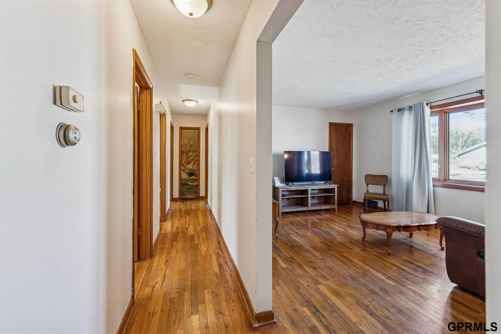 8539 Hamilton Street, Omaha, NE 68114