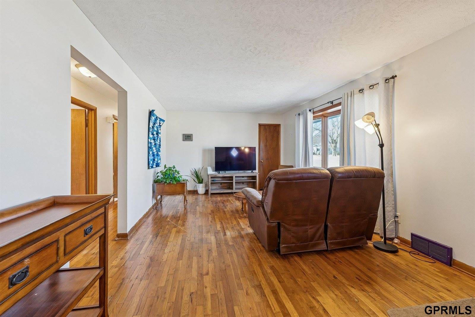 8539 Hamilton Street, Omaha, NE 68114