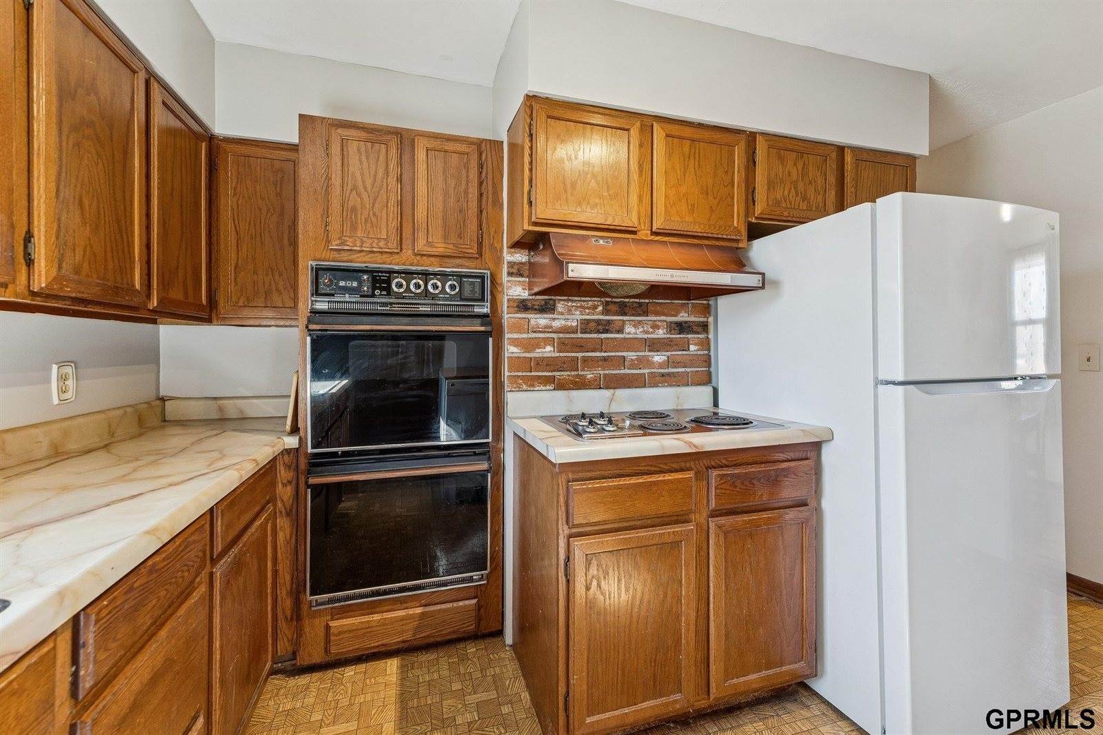 8539 Hamilton Street, Omaha, NE 68114