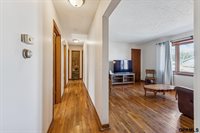 8539 Hamilton Street, Omaha, NE 68114