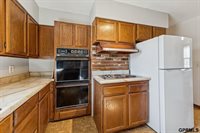 8539 Hamilton Street, Omaha, NE 68114