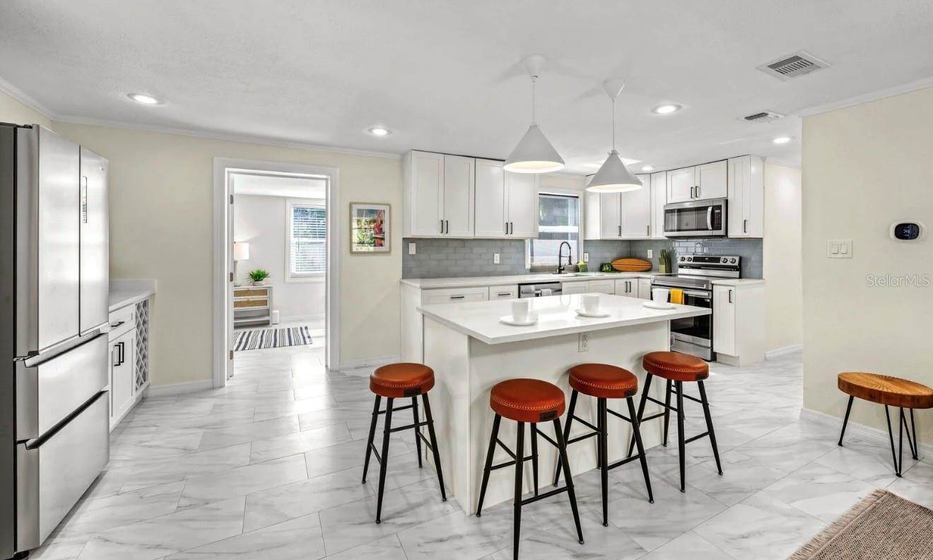 578 - 580 Companion Way, Longboat Key, FL 34228