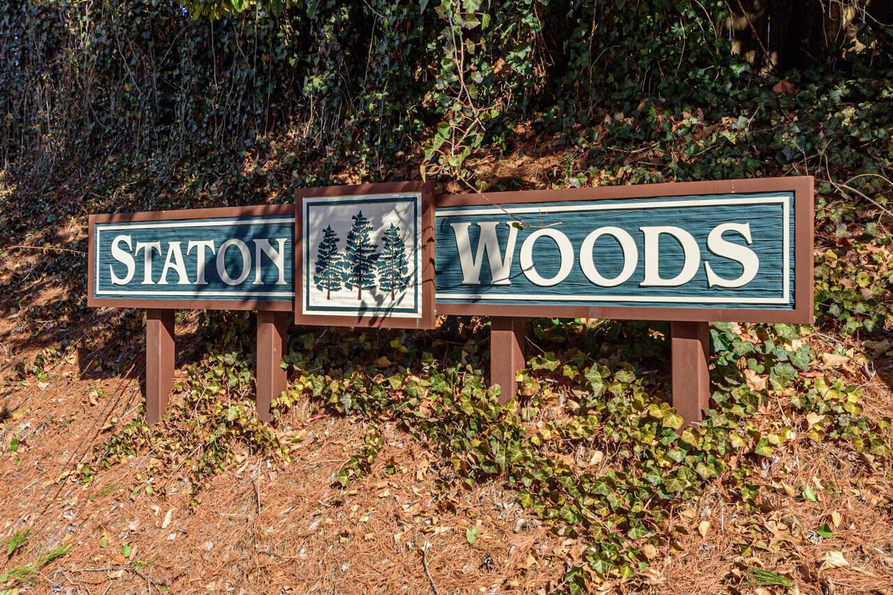 355 Mockingbird Drive, Hendersonville, NC 28792