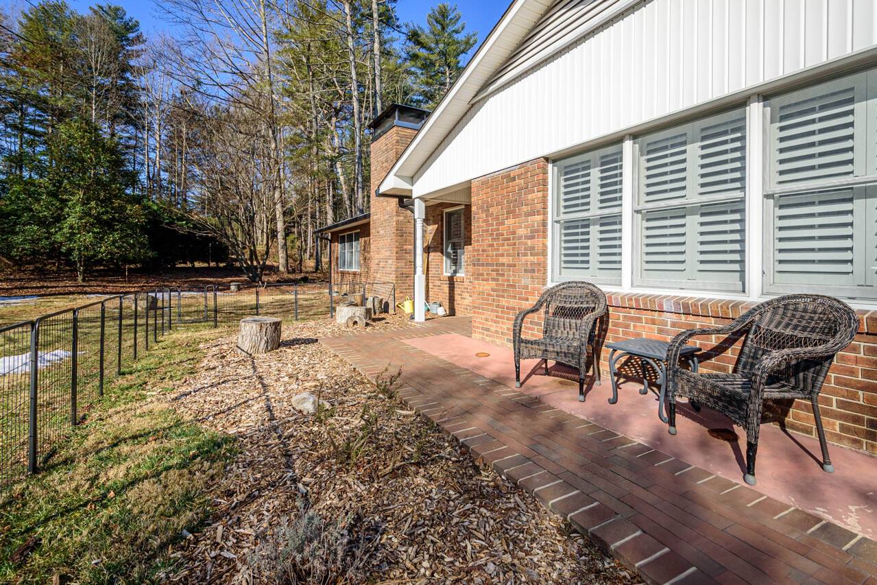 355 Mockingbird Drive, Hendersonville, NC 28792