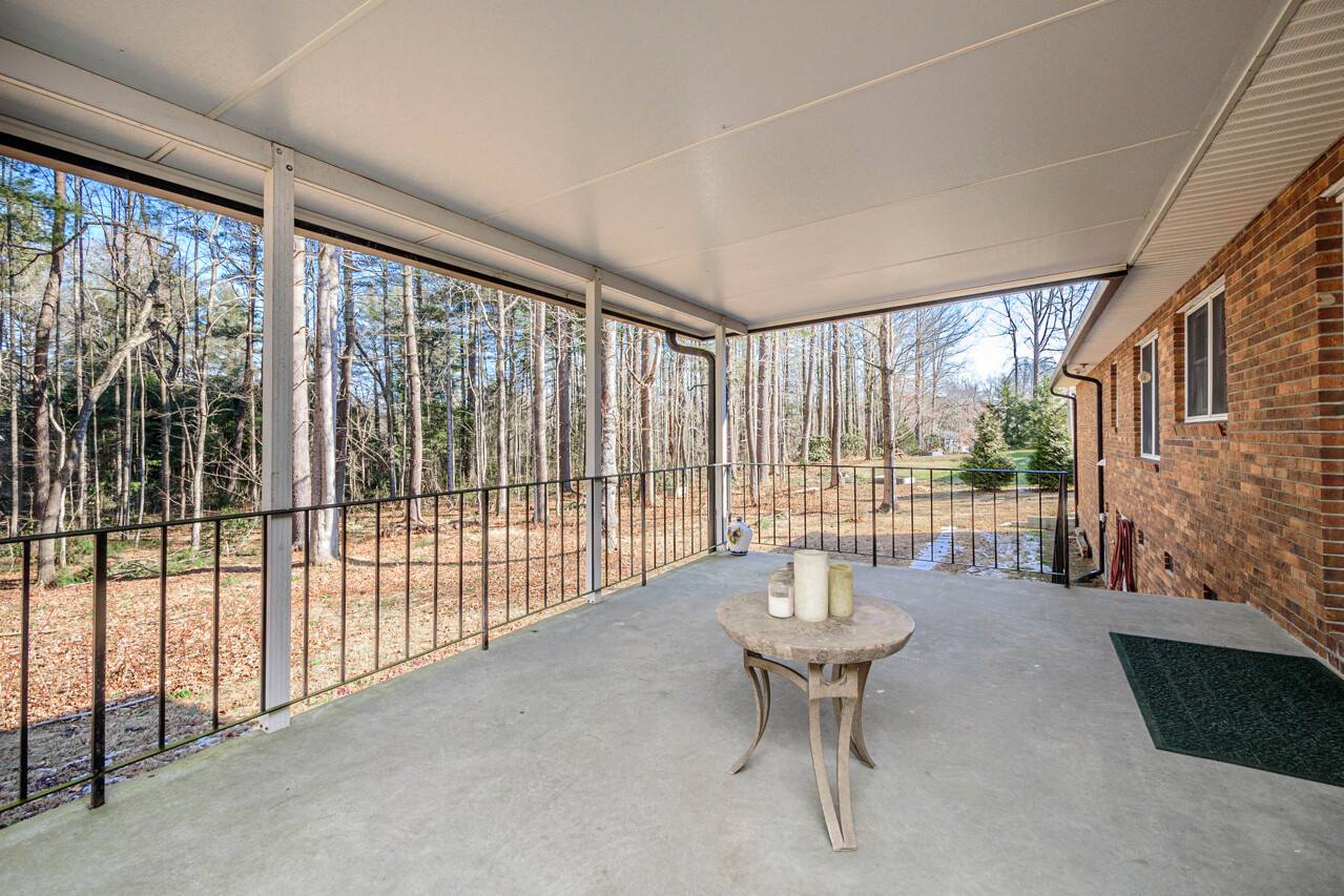 355 Mockingbird Drive, Hendersonville, NC 28792