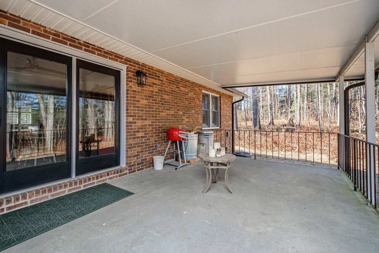 355 Mockingbird Drive, Hendersonville, NC 28792