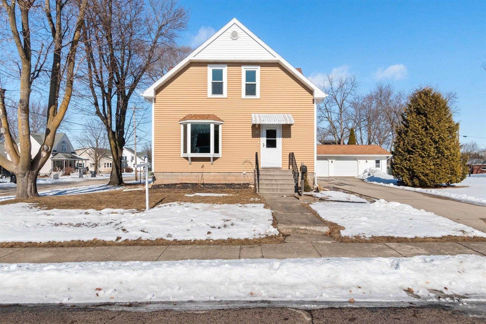 220 Dewey Street, Brillion, WI 54110