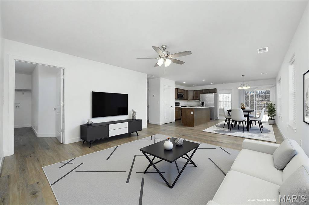 105 Daniels Court, Saint Robert, MO 65584