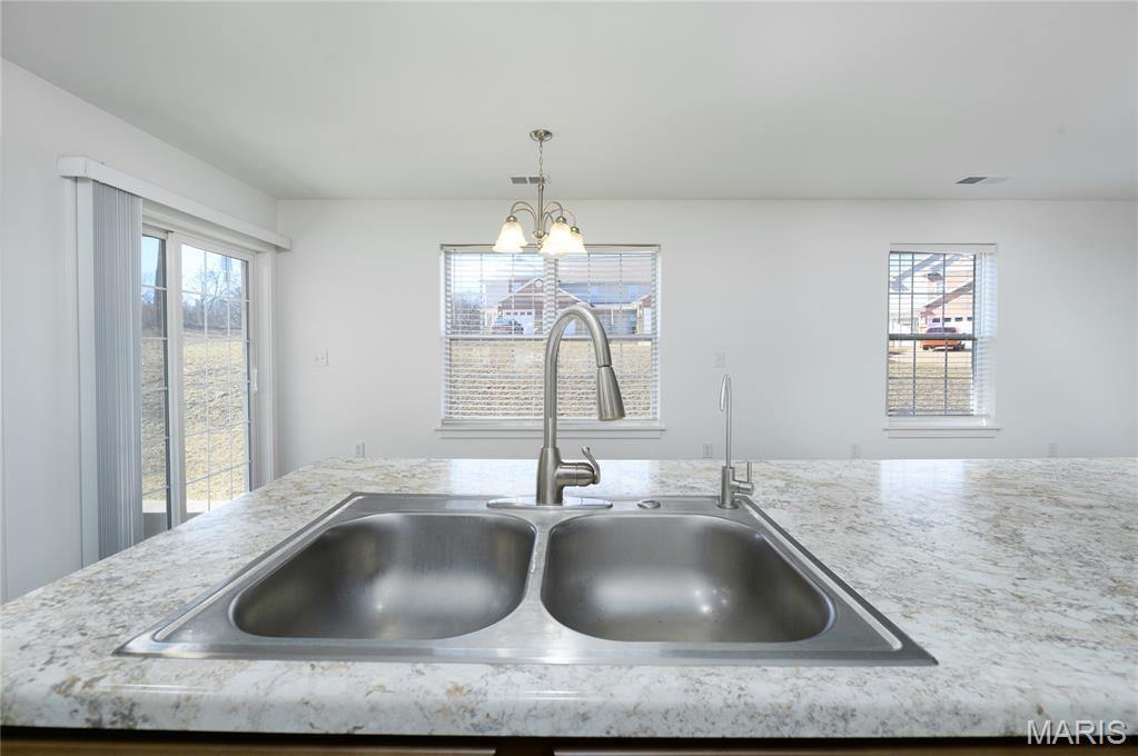 105 Daniels Court, Saint Robert, MO 65584