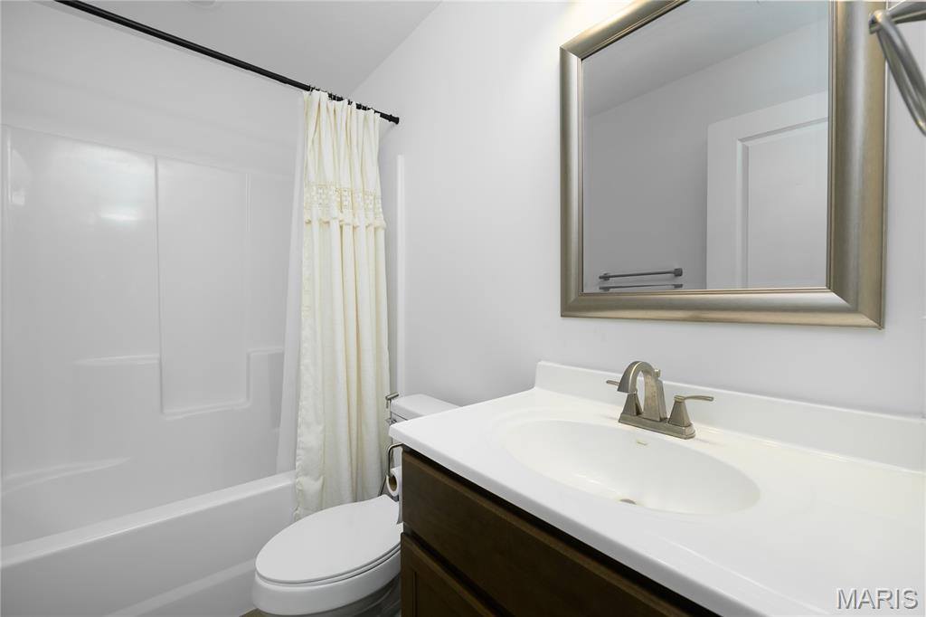 105 Daniels Court, Saint Robert, MO 65584