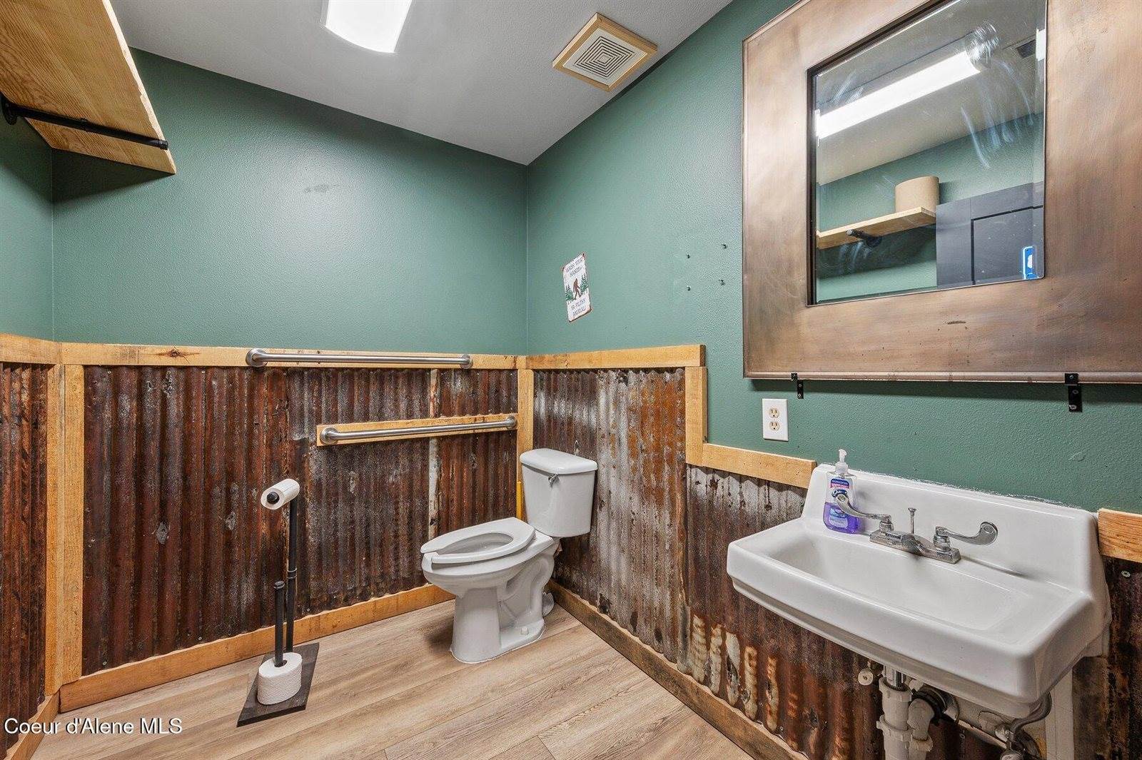 6242 West Maine St, Spirit Lake, ID 83869