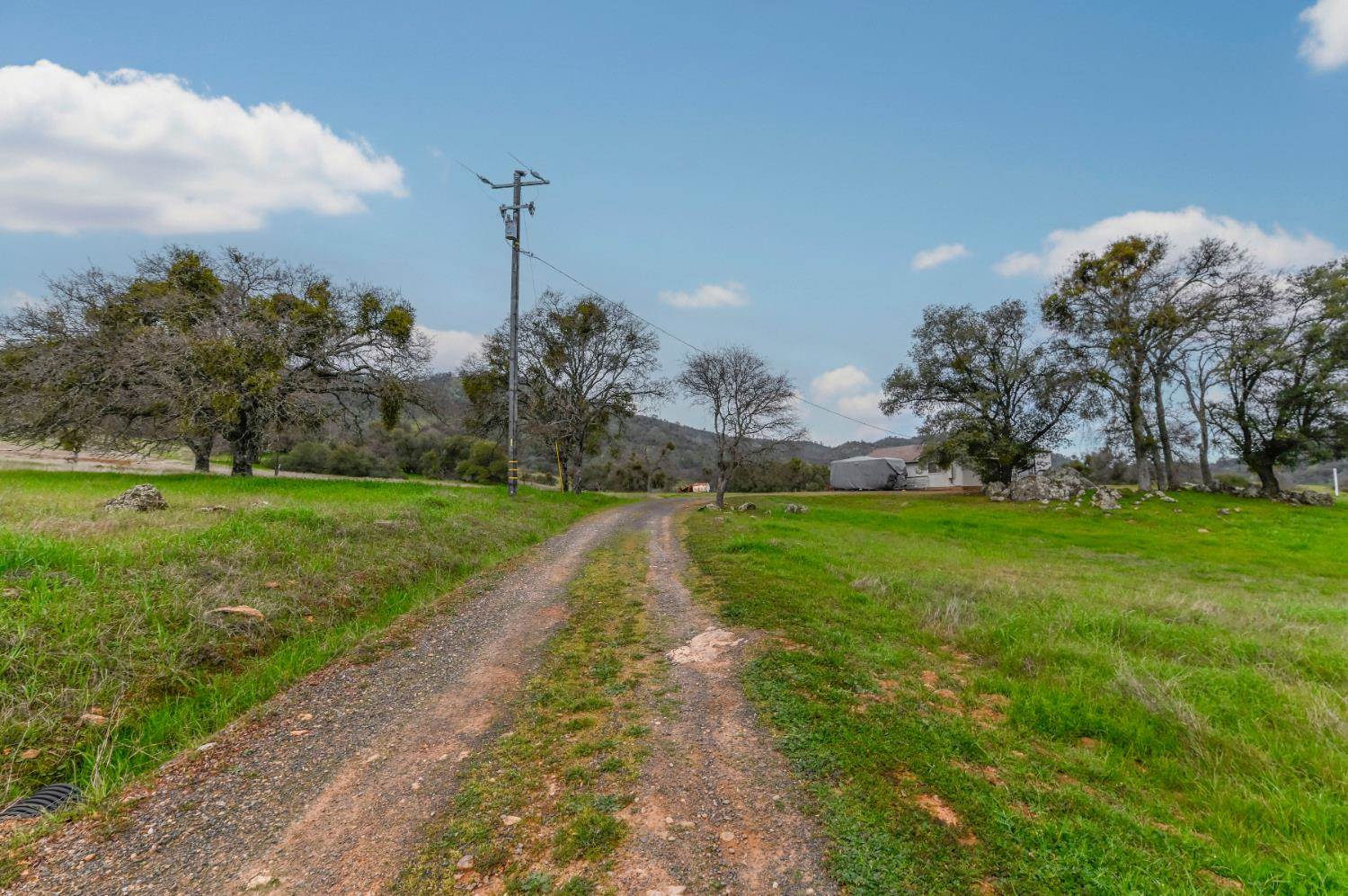 6074 Chaparojas Street, Angels Camp, CA 95222