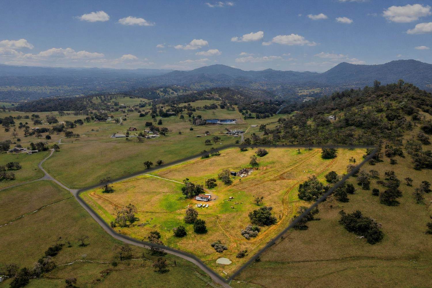 6074 Chaparojas Street, Angels Camp, CA 95222