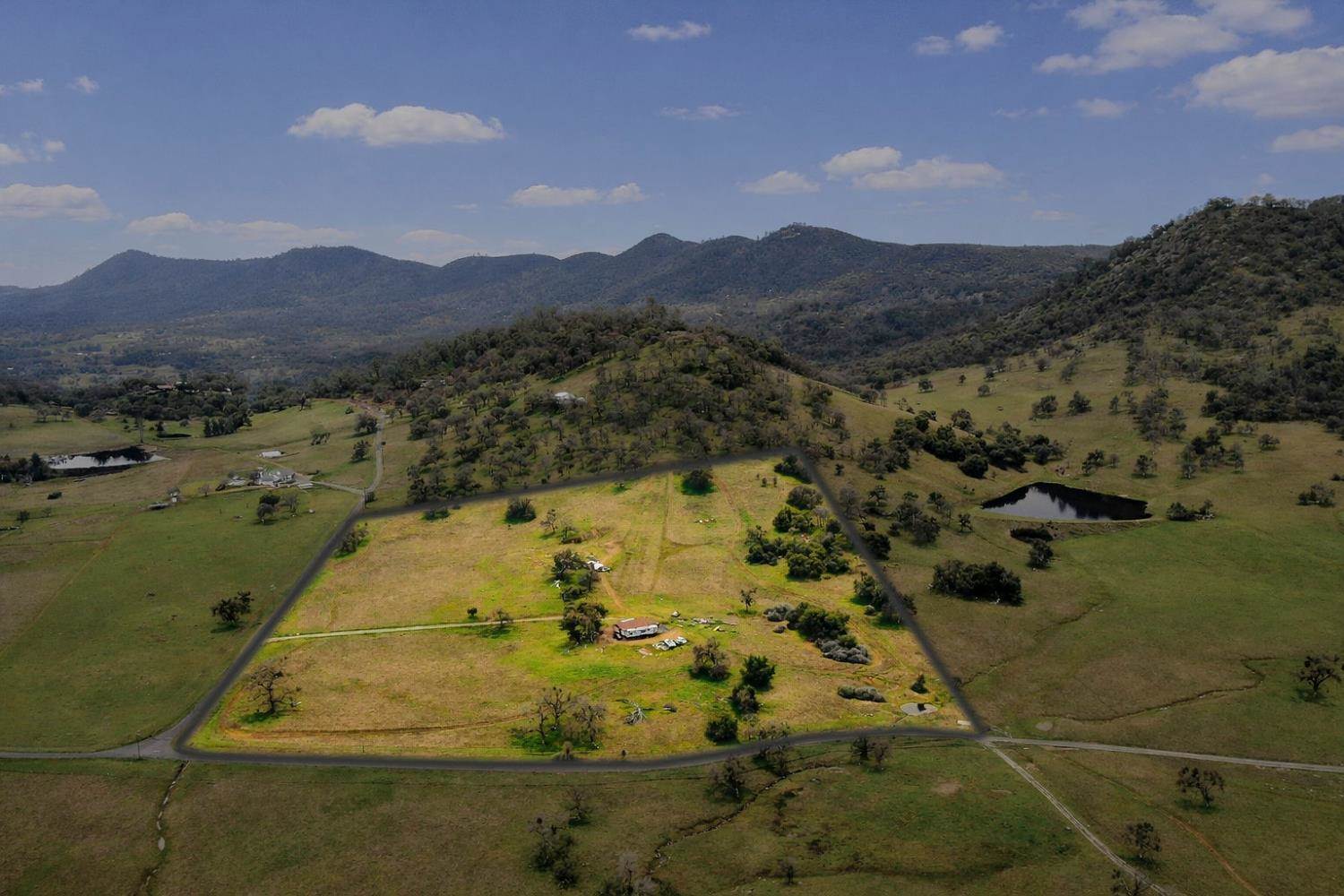 6074 Chaparojas Street, Angels Camp, CA 95222