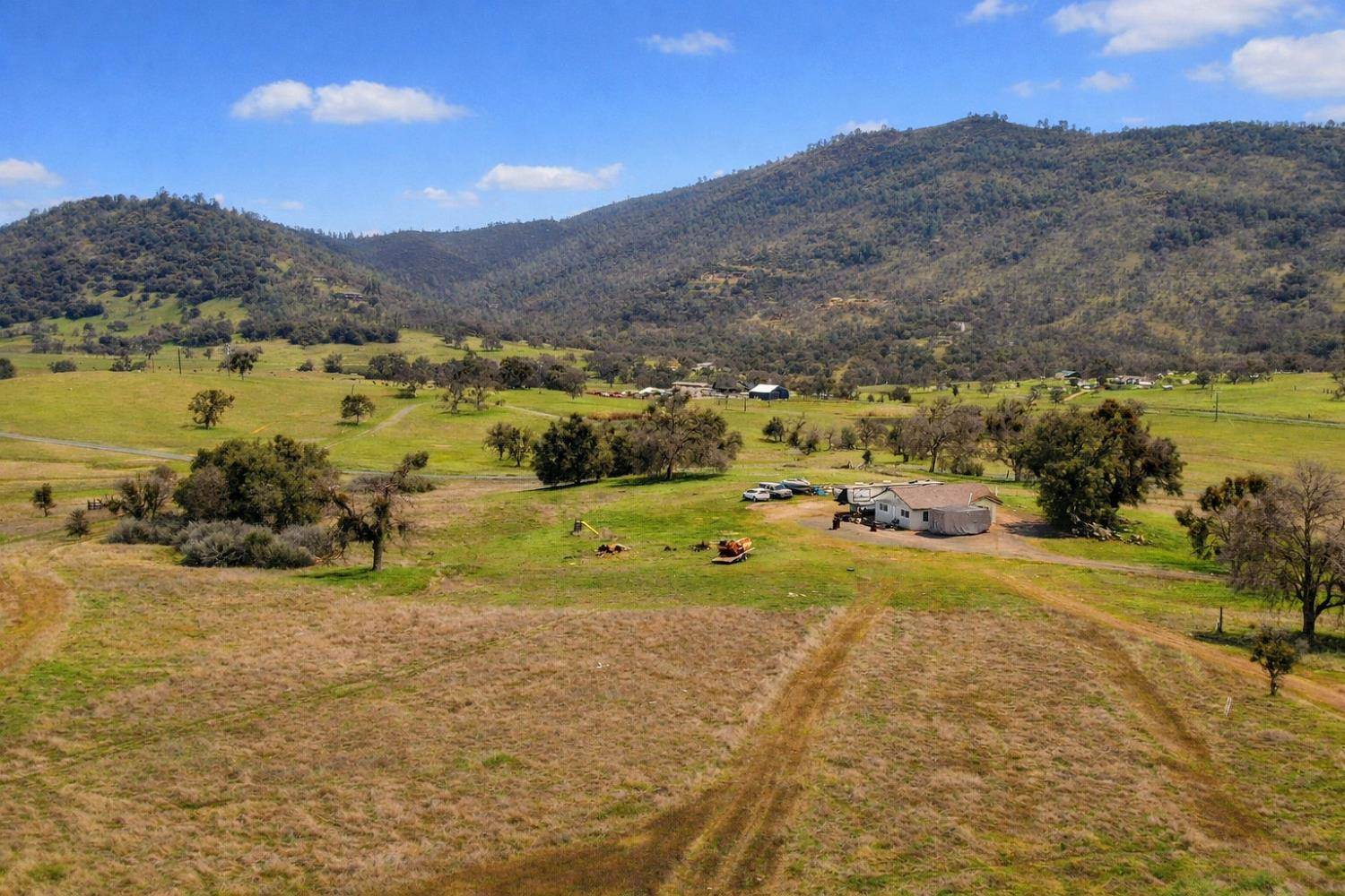 6074 Chaparojas Street, Angels Camp, CA 95222