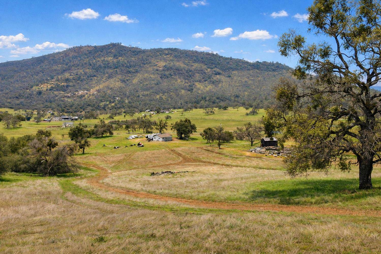 6074 Chaparojas Street, Angels Camp, CA 95222