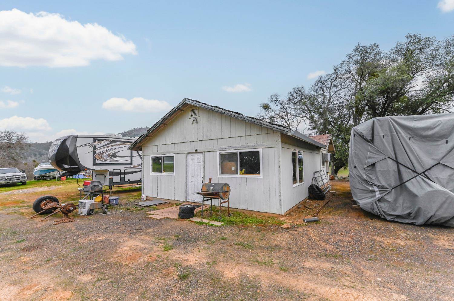 6074 Chaparojas Street, Angels Camp, CA 95222