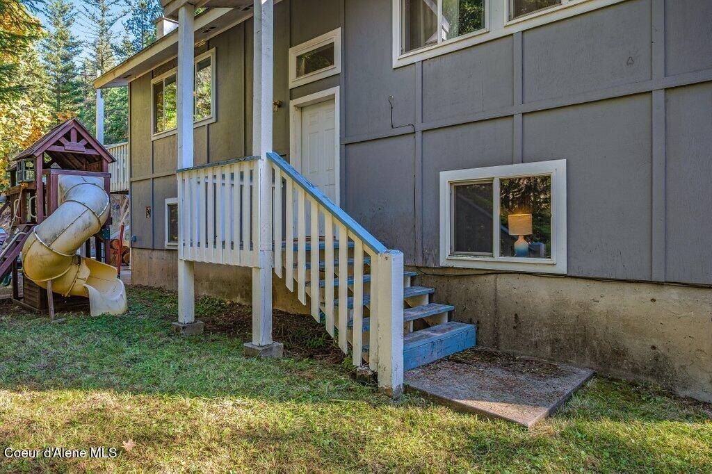 94 Lochsa Ln, Kingston, ID 83839