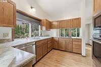16553 NE Fargo Cir, Portland, OR 97230