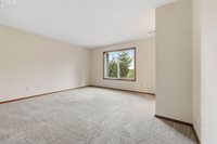 16553 NE Fargo Cir, Portland, OR 97230