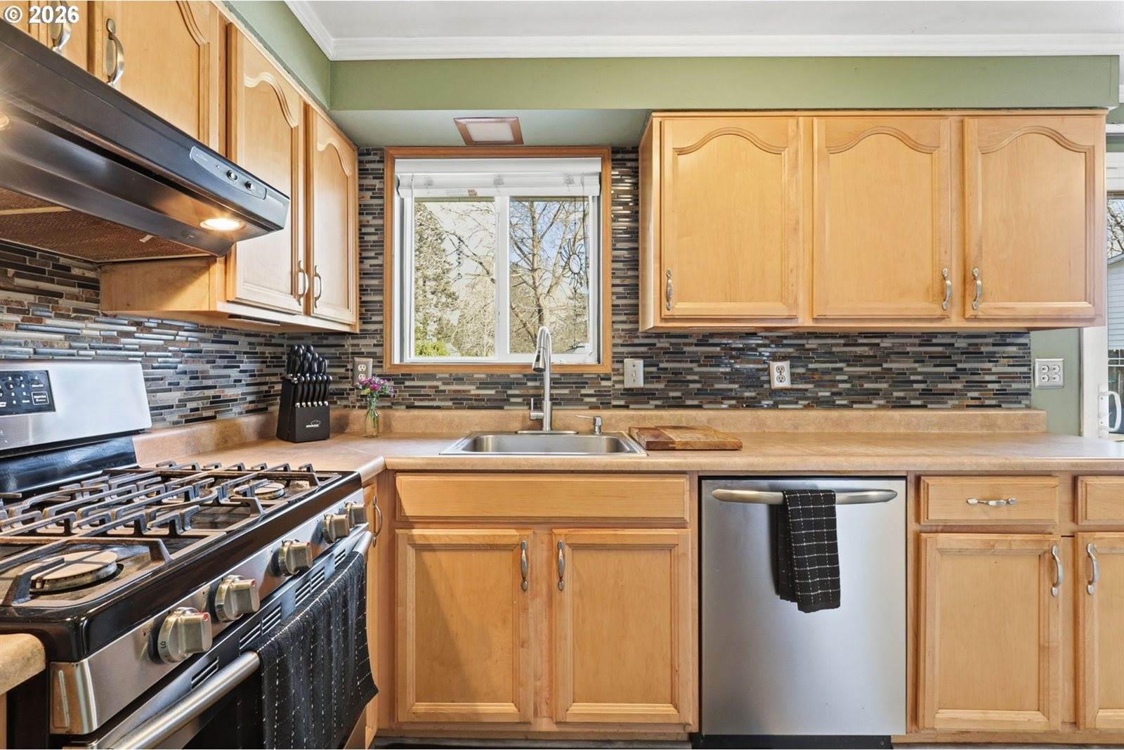 3820 SE Stott Cir, Troutdale, OR 97060