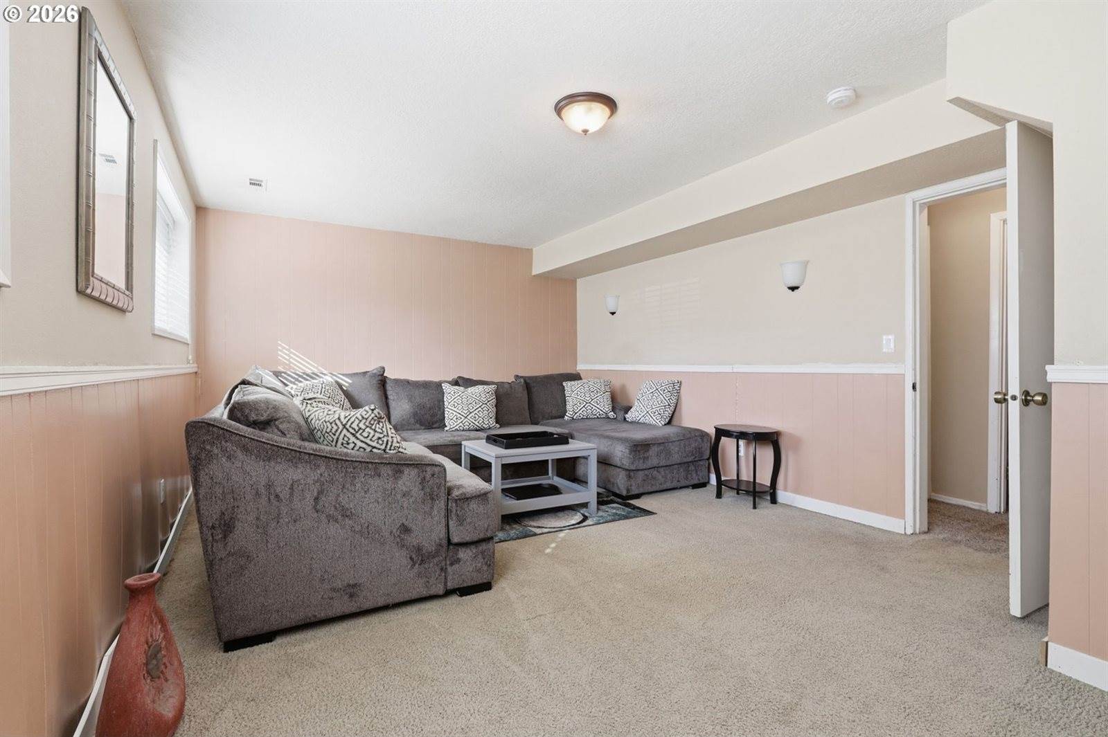 3820 SE Stott Cir, Troutdale, OR 97060