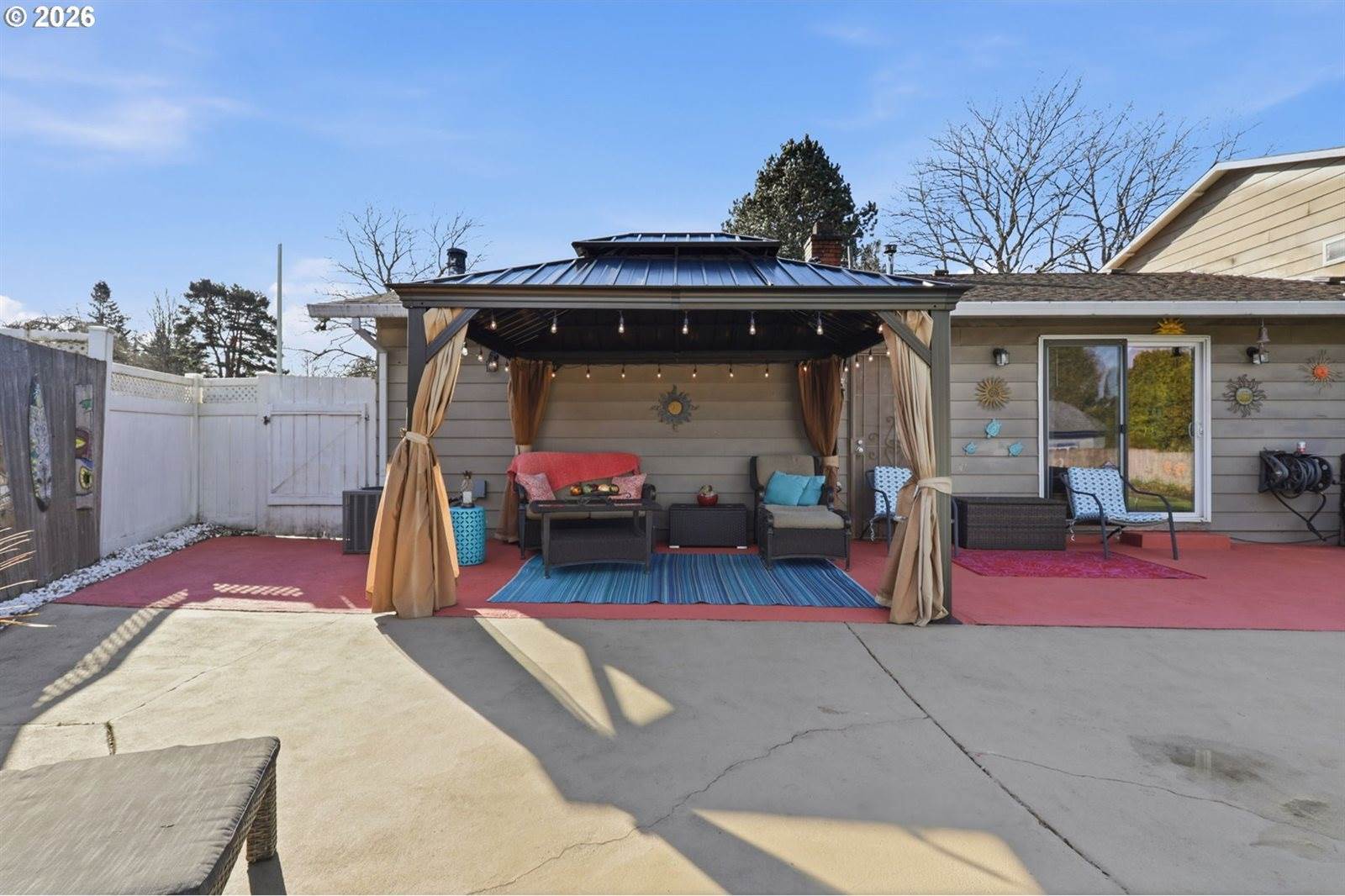 3820 SE Stott Cir, Troutdale, OR 97060