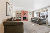 3820 SE Stott Cir, Troutdale, OR 97060