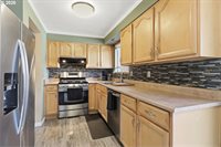 3820 SE Stott Cir, Troutdale, OR 97060