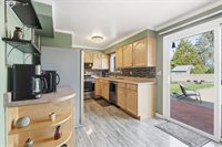 3820 SE Stott Cir, Troutdale, OR 97060