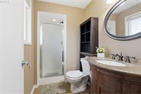 3820 SE Stott Cir, Troutdale, OR 97060