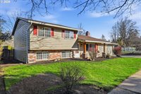 3820 SE Stott Cir, Troutdale, OR 97060