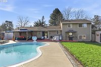 3820 SE Stott Cir, Troutdale, OR 97060