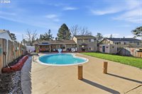 3820 SE Stott Cir, Troutdale, OR 97060