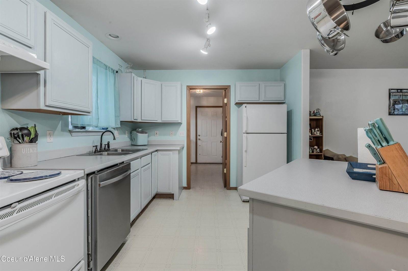 7530 West Meadow Lark Ln, Rathdrum, ID 83858