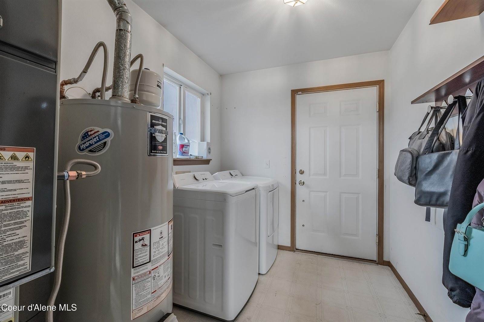 7530 West Meadow Lark Ln, Rathdrum, ID 83858
