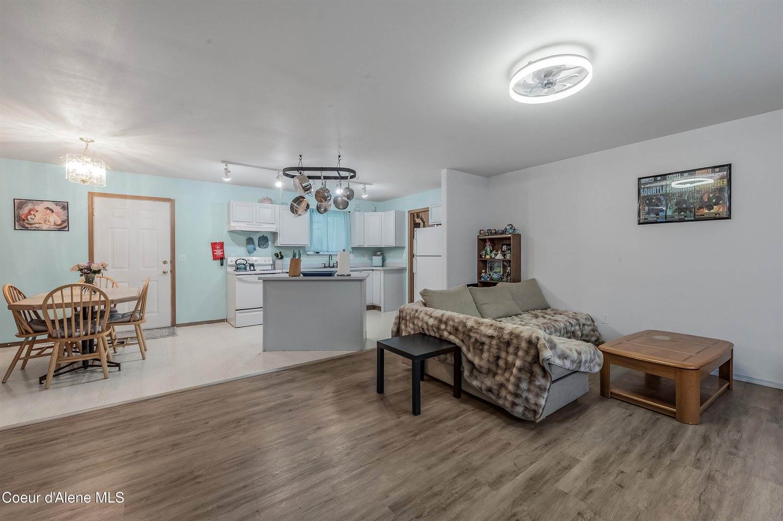 7530 West Meadow Lark Ln, Rathdrum, ID 83858