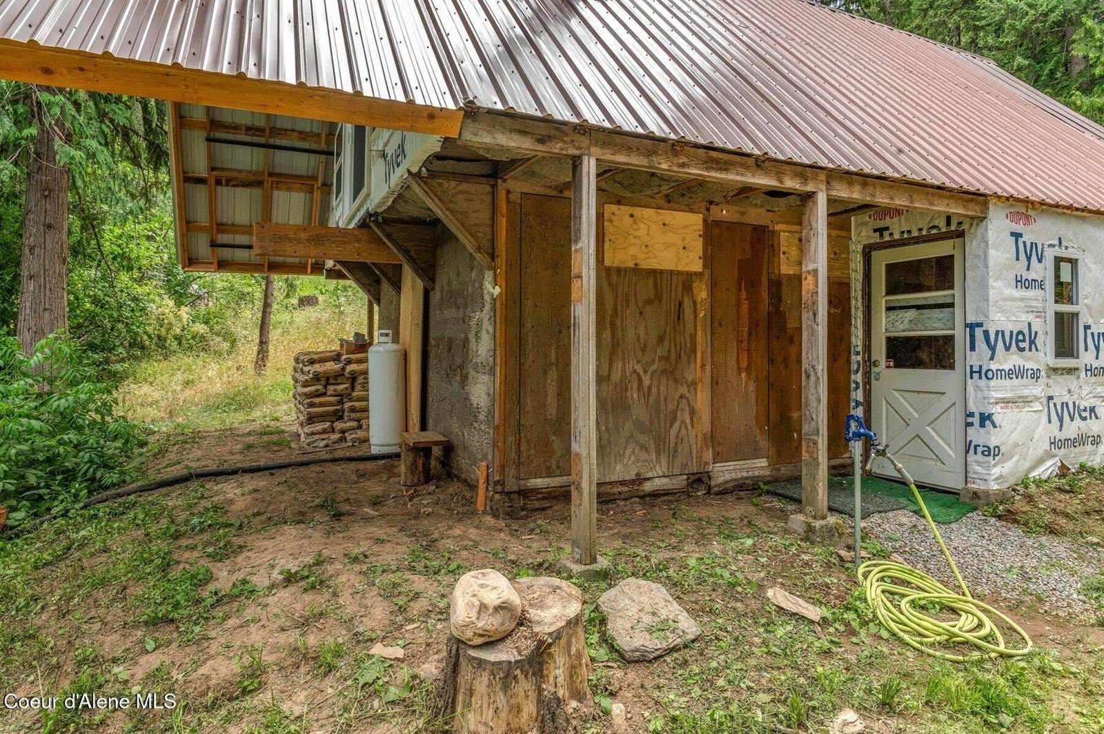 2955 Cabin Ridge Rd, Spirit Lake, ID 83869