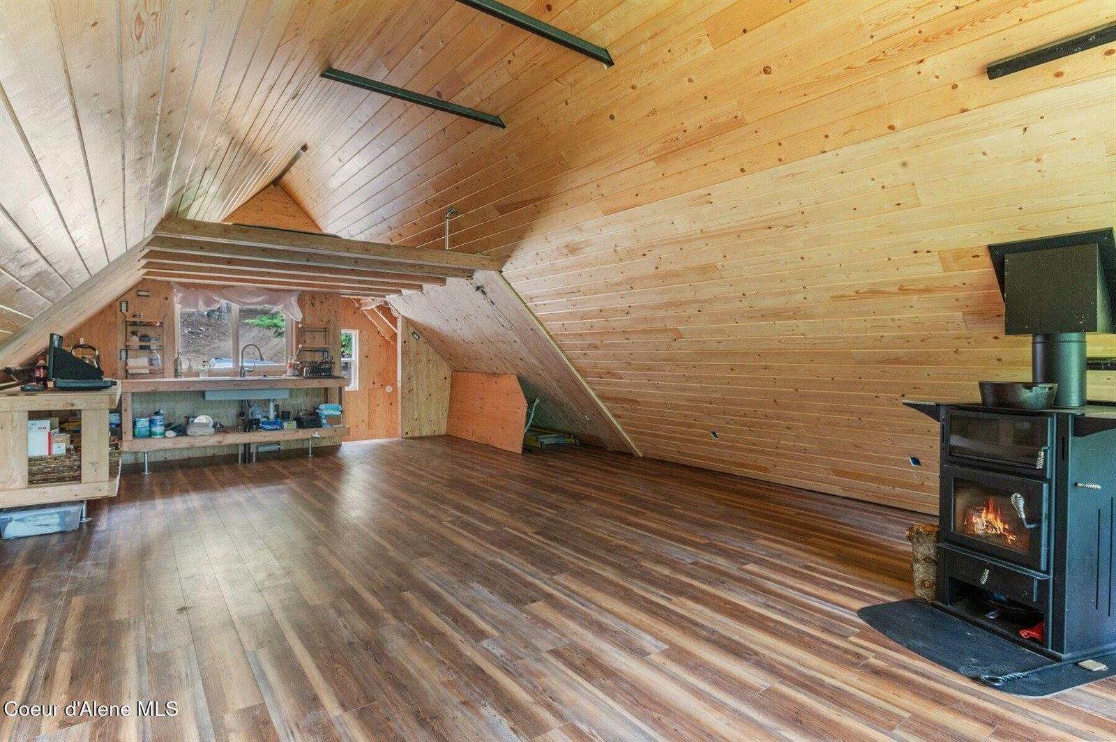 2955 Cabin Ridge Rd, Spirit Lake, ID 83869
