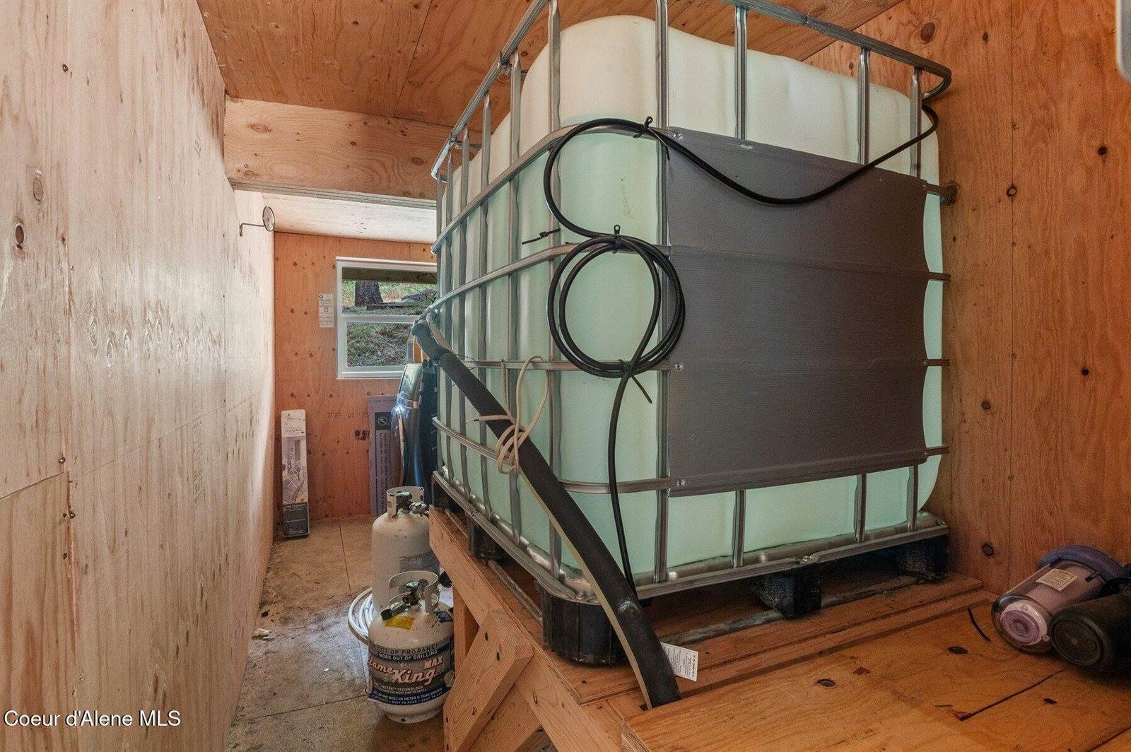 2955 Cabin Ridge Rd, Spirit Lake, ID 83869
