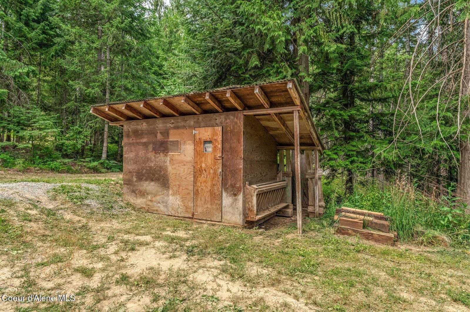 2955 Cabin Ridge Rd, Spirit Lake, ID 83869