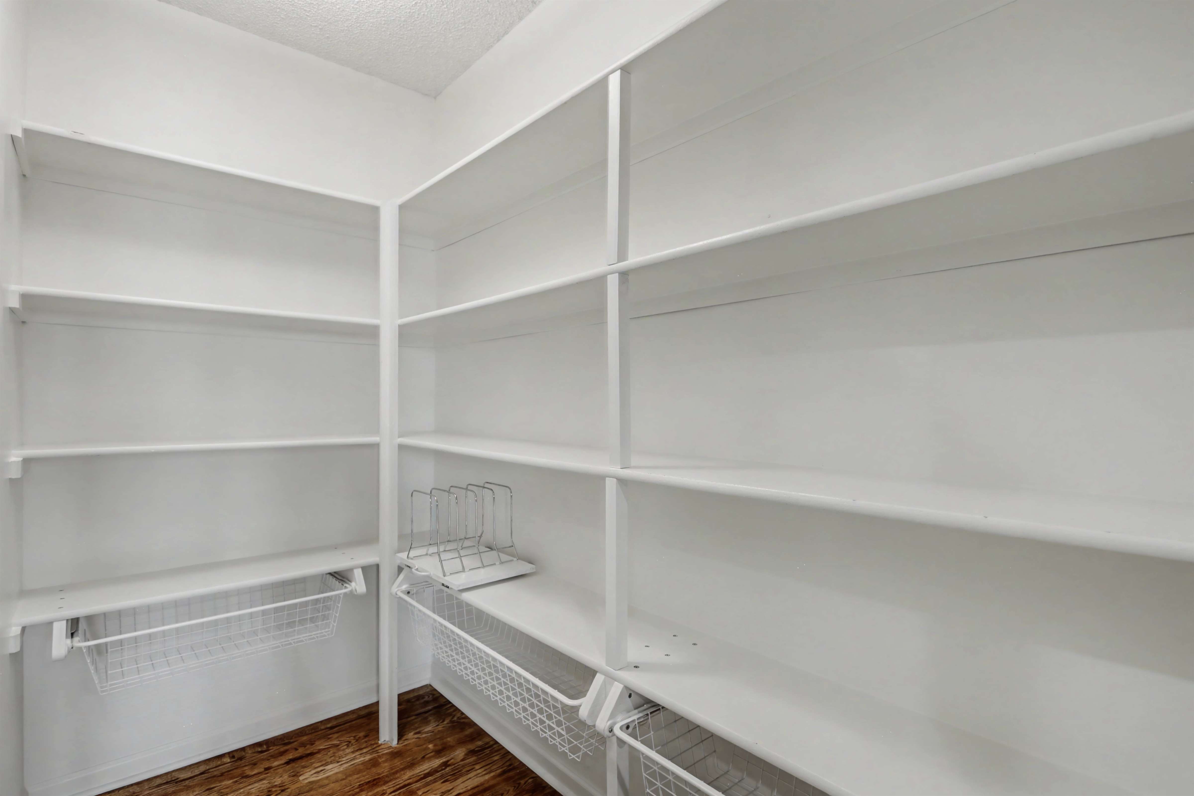 13821 Long Street, Overland Park, KS 66221