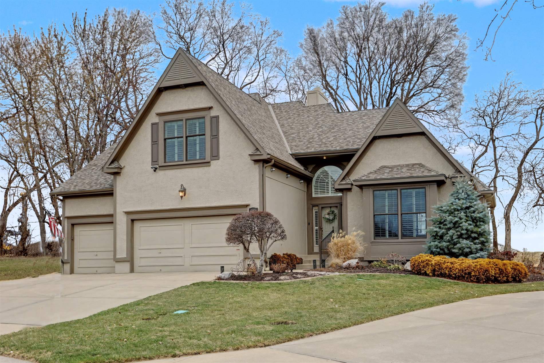 13821 Long Street, Overland Park, KS 66221